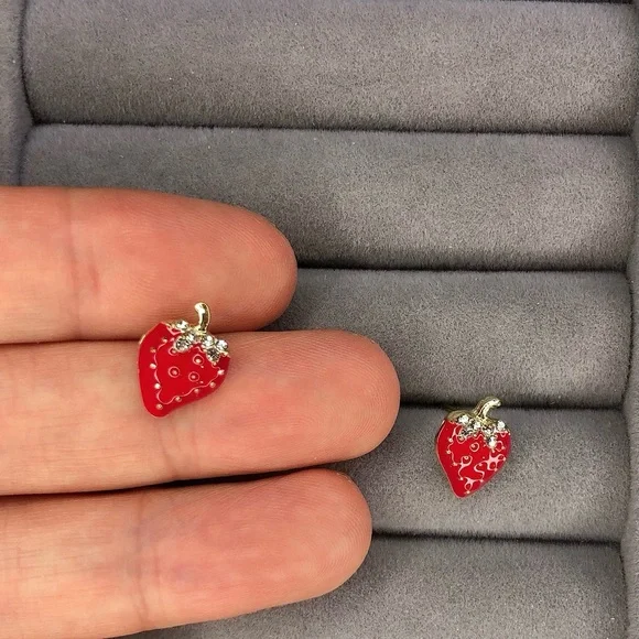 ✨Cute Red Strawberry Earrings - Picture 6 of 7